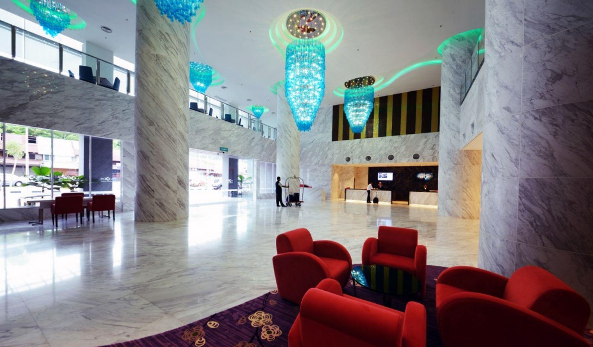 Lexis Suites Penang Bayan Lepas Eksteriør bilde The lobby of the hotel