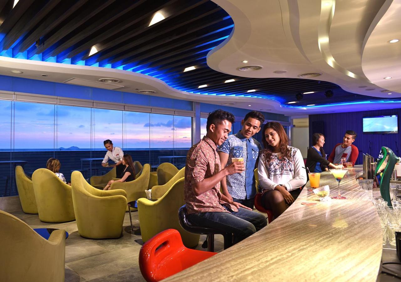 Lexis Suites Penang Bayan Lepas Eksteriør bilde The lounge at KLIA